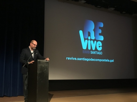 alcalde_pechando_acto_edusi